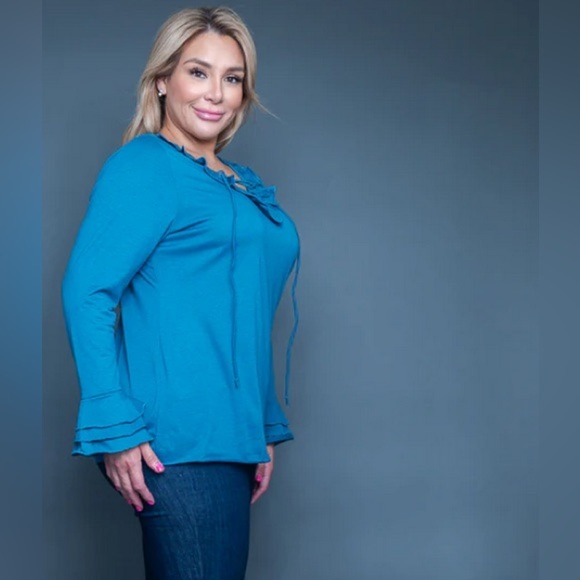 New Teal Women's Top with ruffle sleeve - Picture 2 of 6